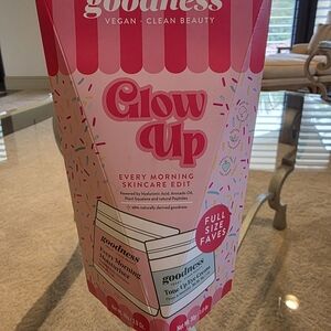 Goodness Glow Up Skincare Set - Pink